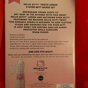 Hello Kitty youth apron and oven mitt box set